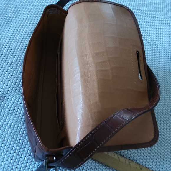 Vintage Dooney & Bourke Croc Embossed  saddle shoulder bags - Picture 6 of 14